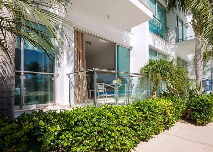 Alicia - Coralli Beachfront