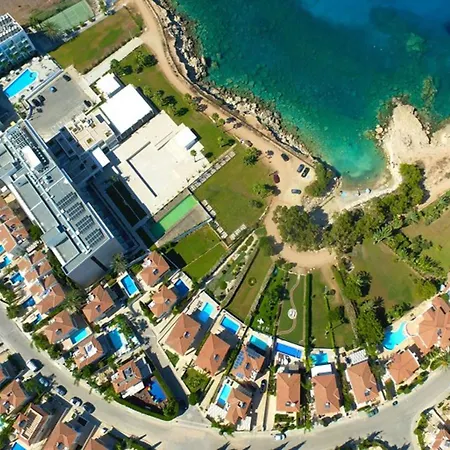 Alicia - Coralli Beachfront Holiday home