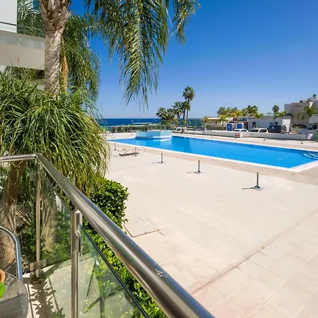 Alicia - Coralli Beachfront *