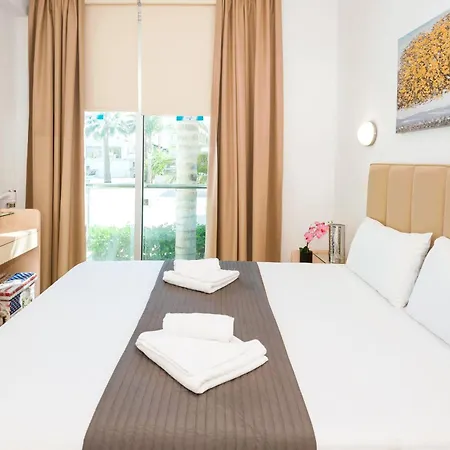 Alicia - Coralli Beachfront Paralimni