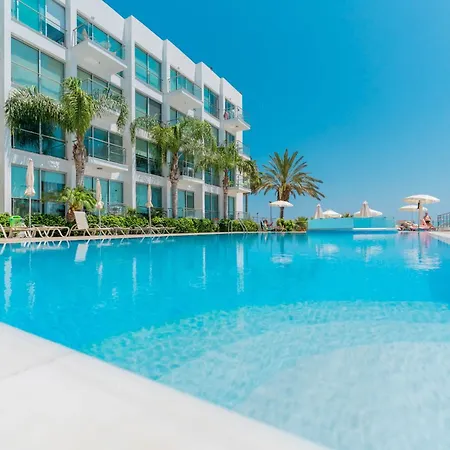 Alicia - Coralli Beachfront Apartmán Paralimni