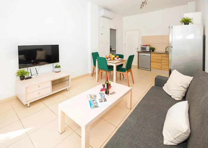 Alicia - Coralli Beachfront