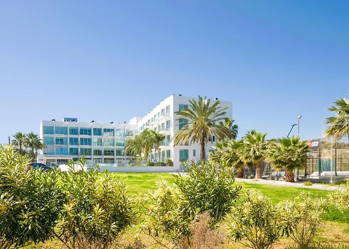 Alicia - Coralli Beachfront * Παραλίμνι